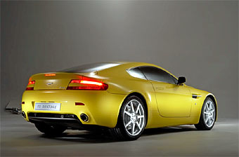   Aston Martin V8 Vantage