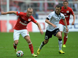    "-"    3:1   ,      (34', 71')    (72').     89-    
