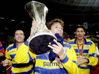 "�����" - ��������� �������� "������" � ����� ����. ���� uefa.com