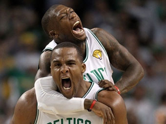 ���� ����� (�� �������� �����) � ���� �������� �� ����� ����� "�������" - "�������". ���� &copy;AFP