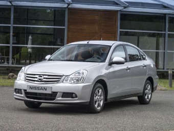  Nissan Almera.  - Nissan
