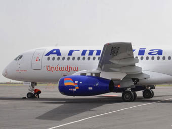 Sukhoi Superjet 100  "".   ,  