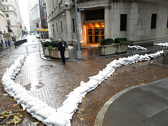  - .  Reuters