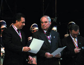 ���� ������� (� ������) �� ����� �������� ��������� ������� � 2001 ���� ������ � ����������� "������" �������� �����. ���� � ������������ ����� "������"